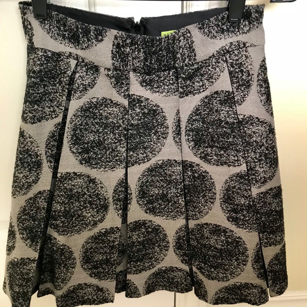 Alice + Olivia black and charcoal grey skirt